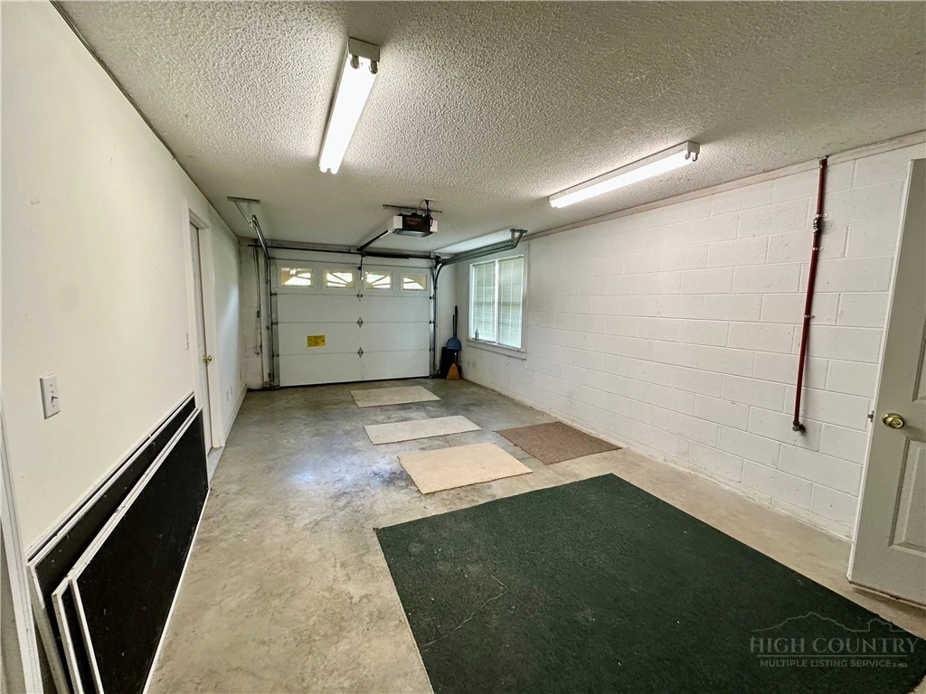 Image number 2 for the current listing