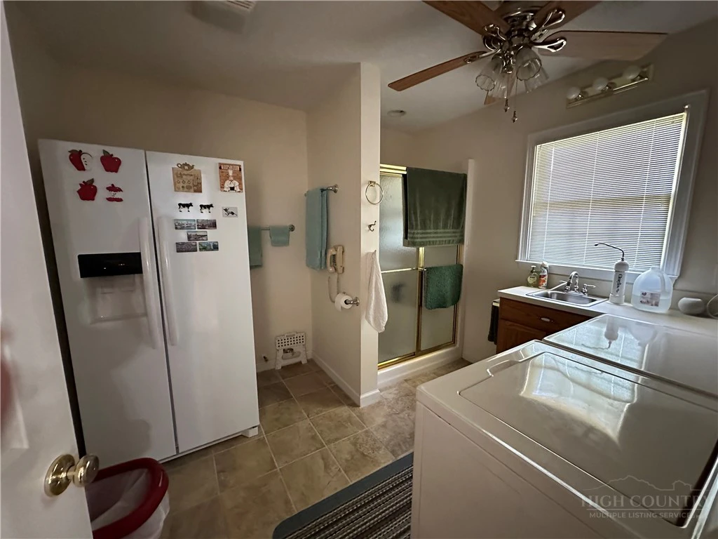 Image number 10 for the current listing