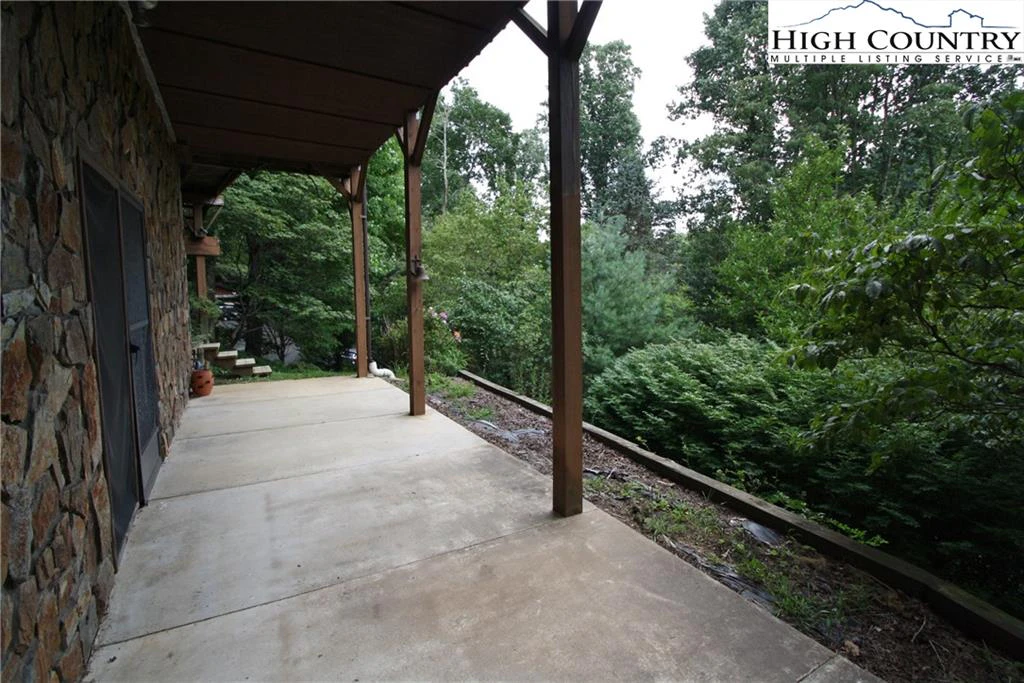 Image number 12 for the current listing