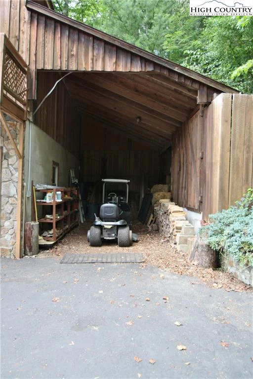 Image number 8 for the current listing