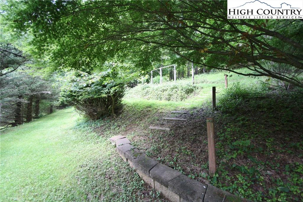 Image number 11 for the current listing