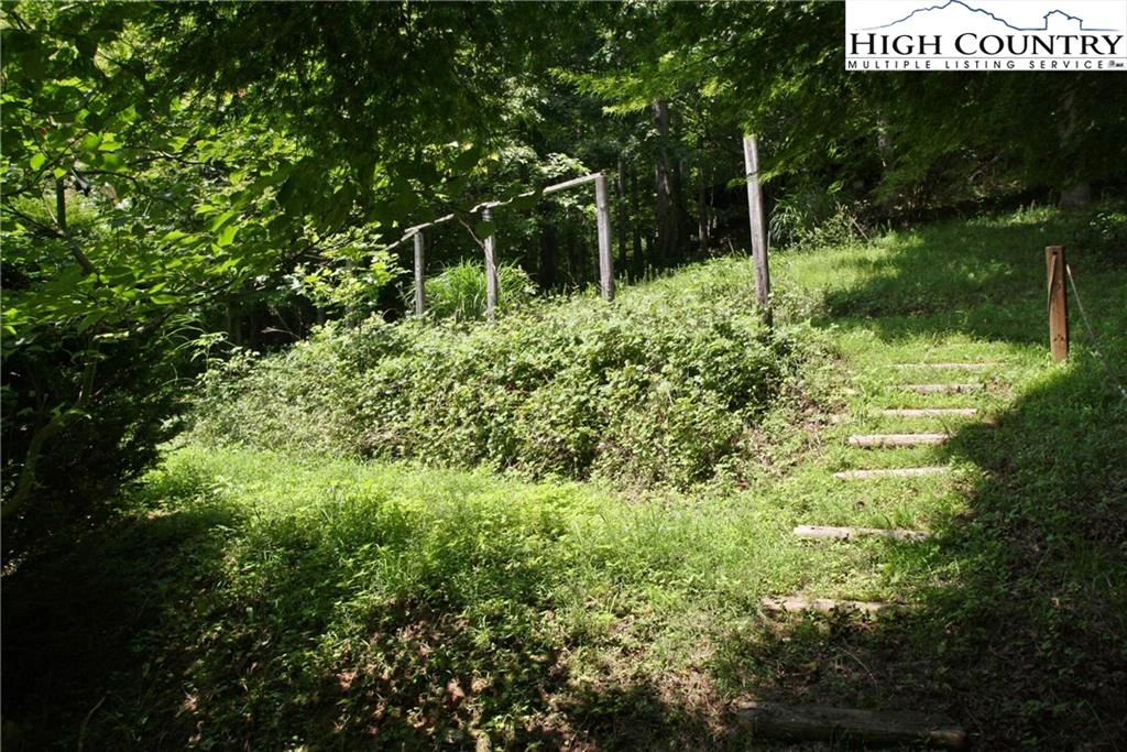 Image number 2 for the current listing