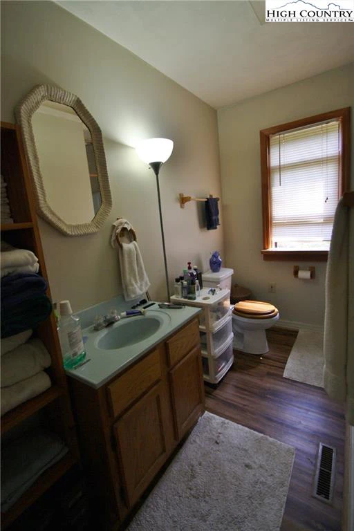 Image number 20 for the current listing