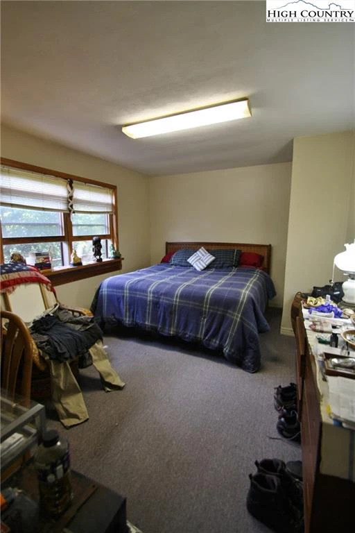 Image number 21 for the current listing