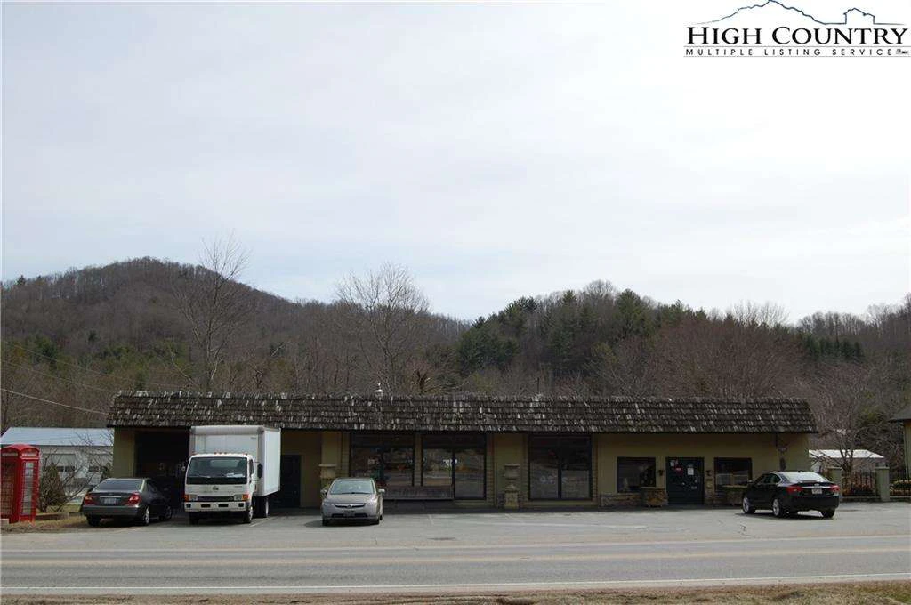 Image number 1 for the current listing
