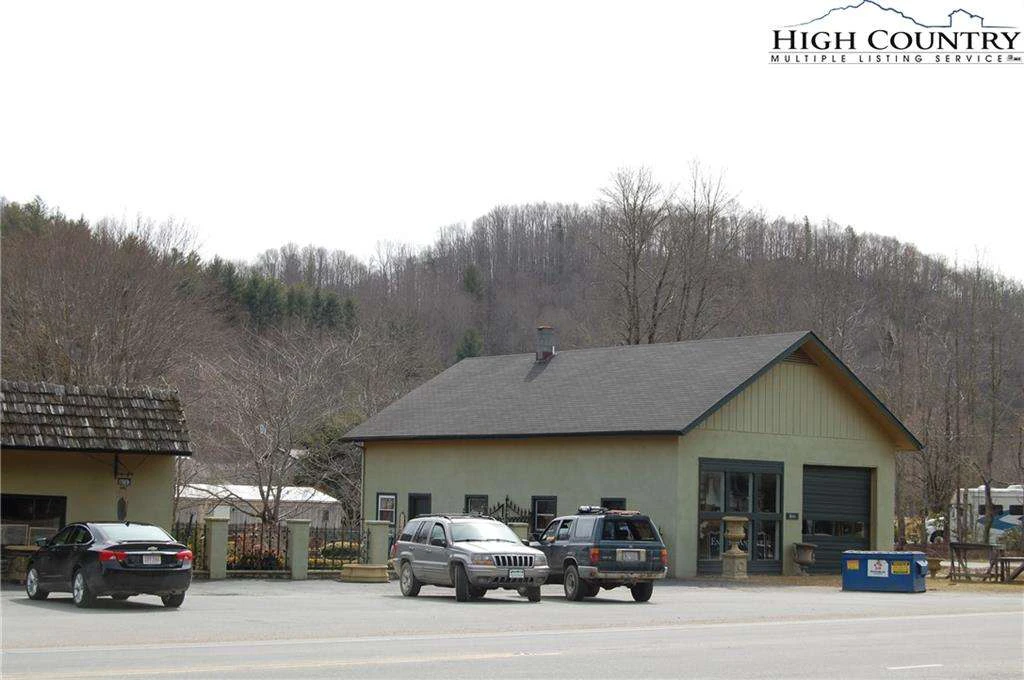 Image number 3 for the current listing