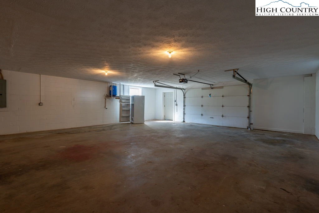Image number 9 for the current listing
