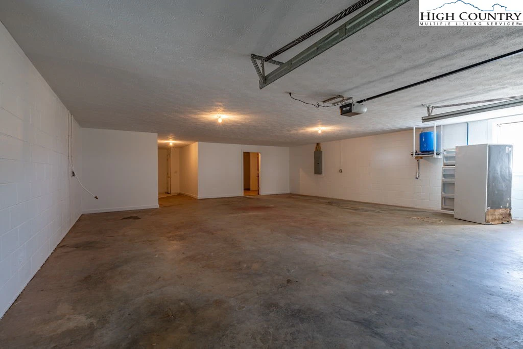 Image number 10 for the current listing