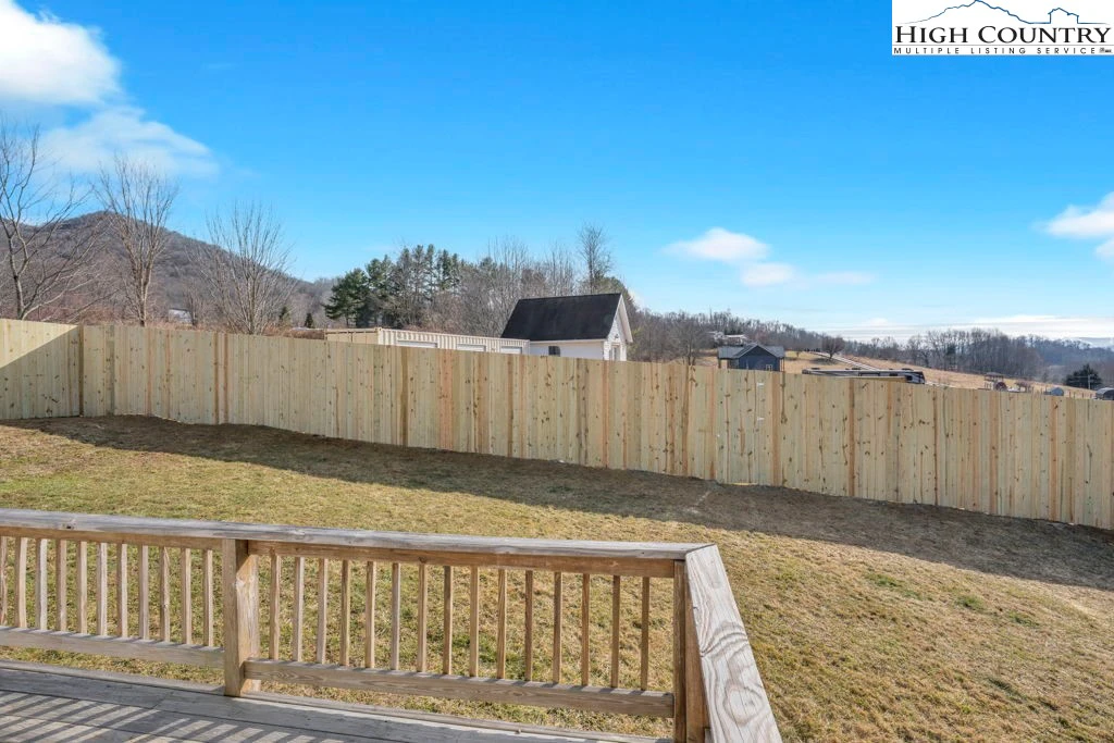 Image number 18 for the current listing