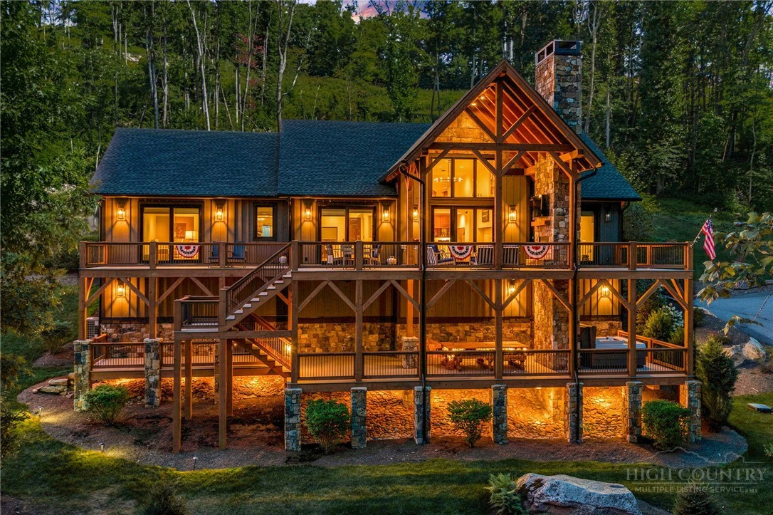 Image number 1 for the current listing