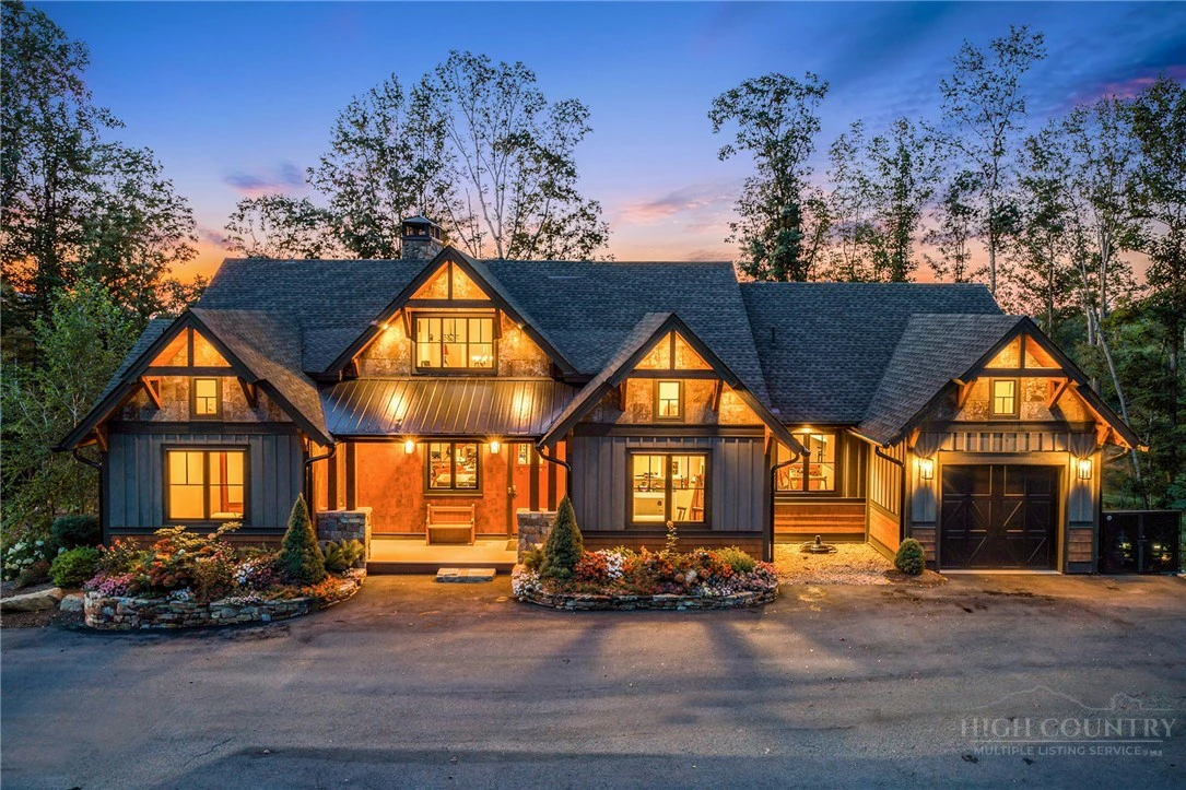 Image number 4 for the current listing