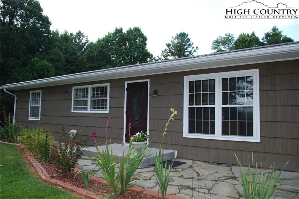 Image number 1 for the current listing