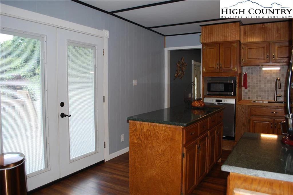 Image number 10 for the current listing