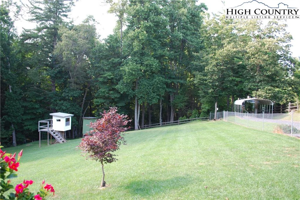 Image number 15 for the current listing