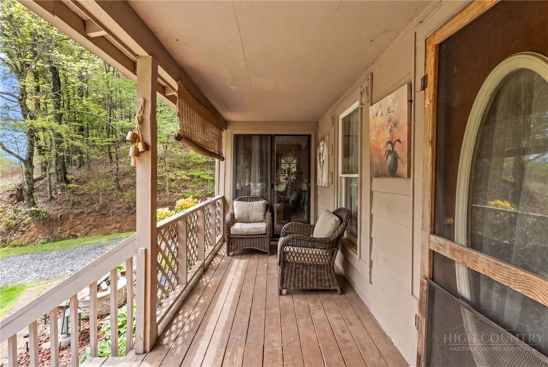 Image number 29 for the current listing