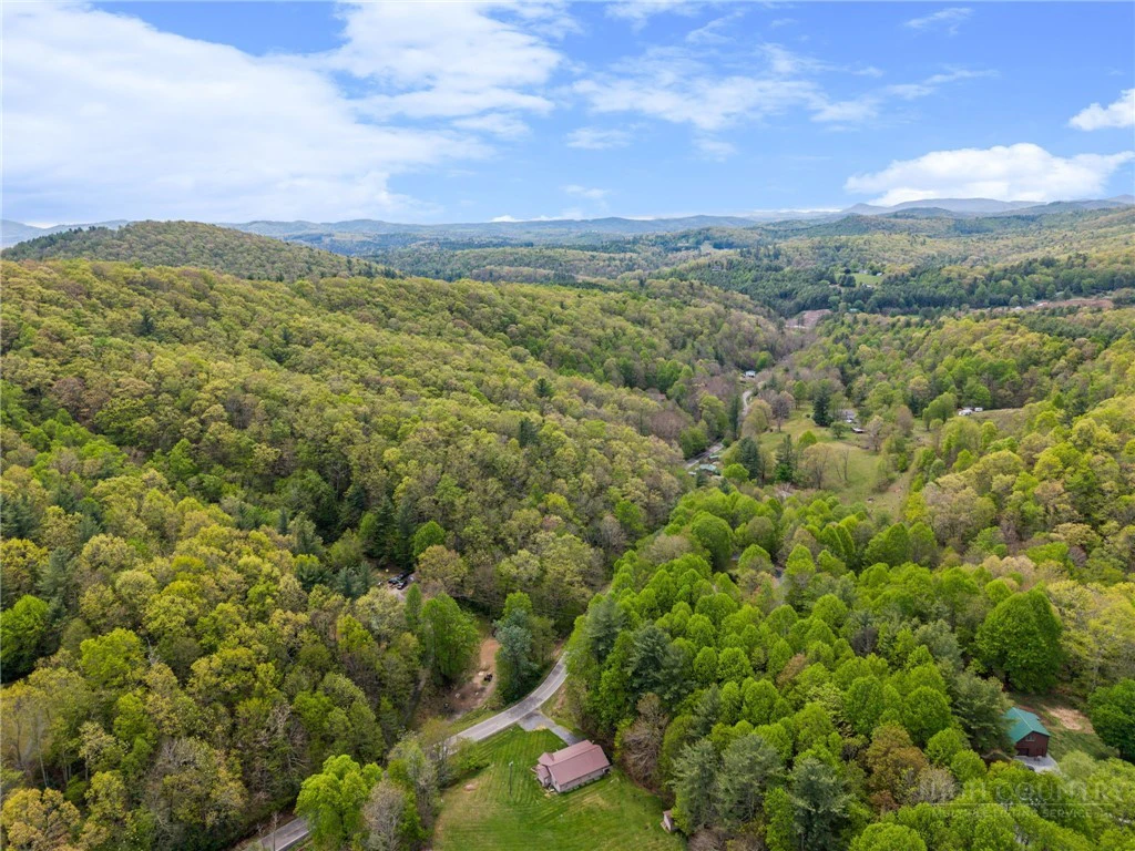 Image number 19 for the current listing