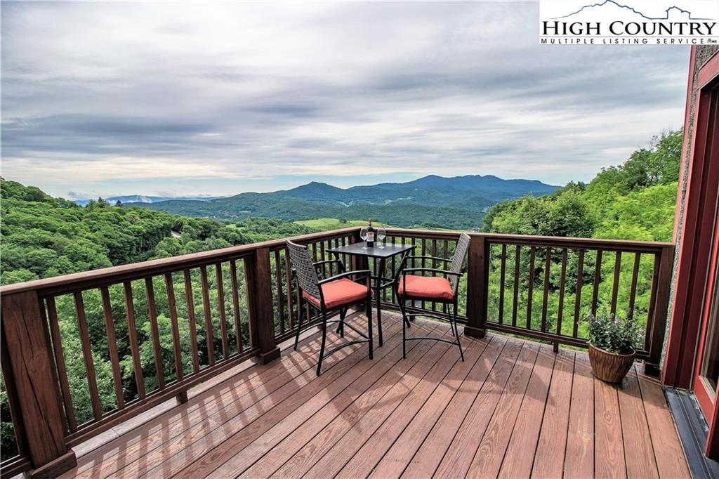 Image number 1 for the current listing
