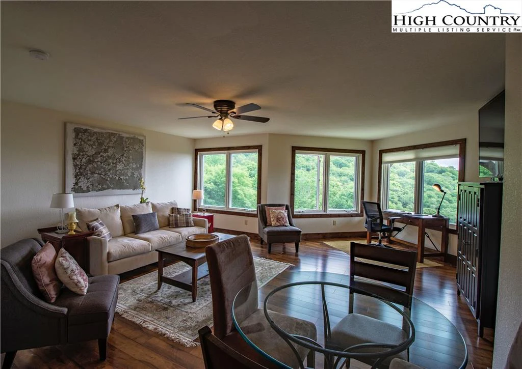 Image number 5 for the current listing