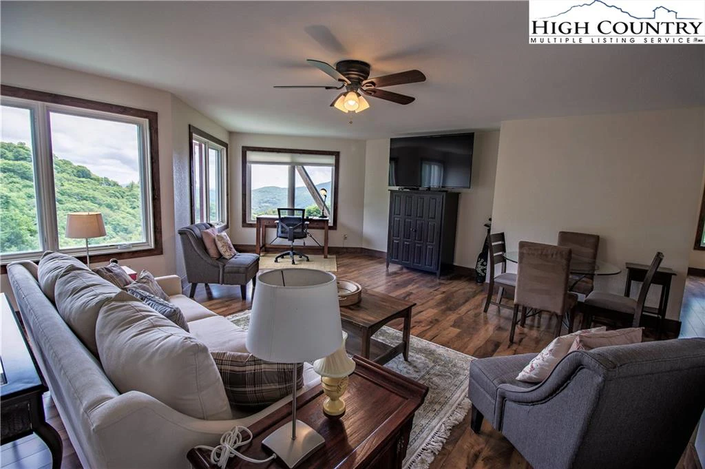 Image number 6 for the current listing