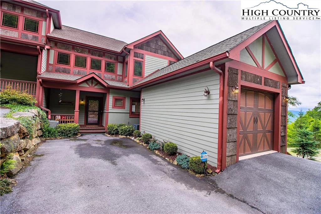 Image number 19 for the current listing