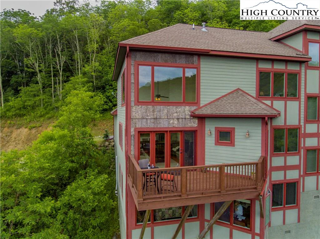 Image number 21 for the current listing