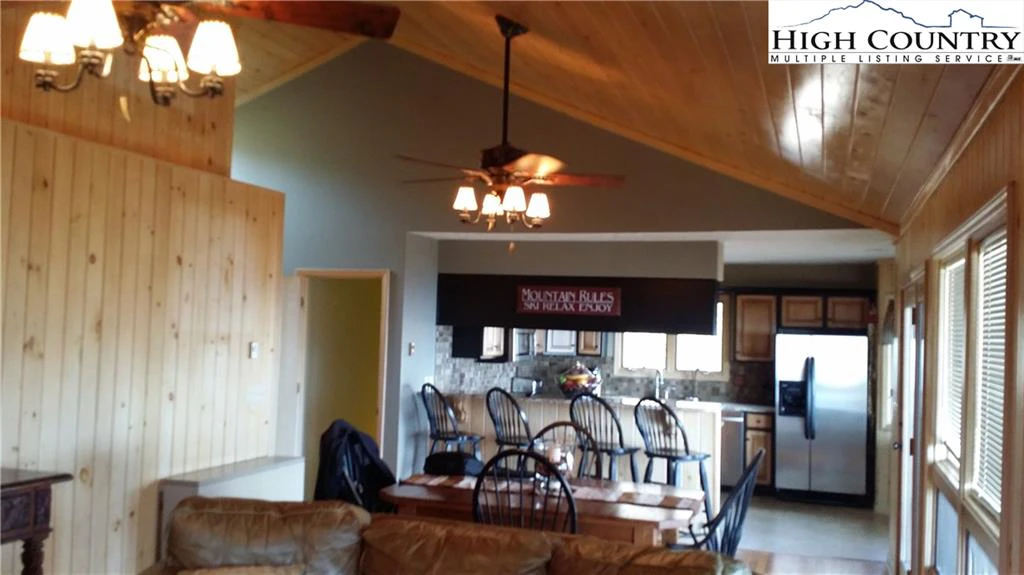 Image number 21 for the current listing