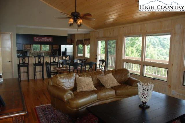 Image number 20 for the current listing