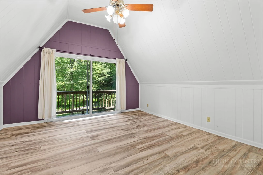 Image number 20 for the current listing
