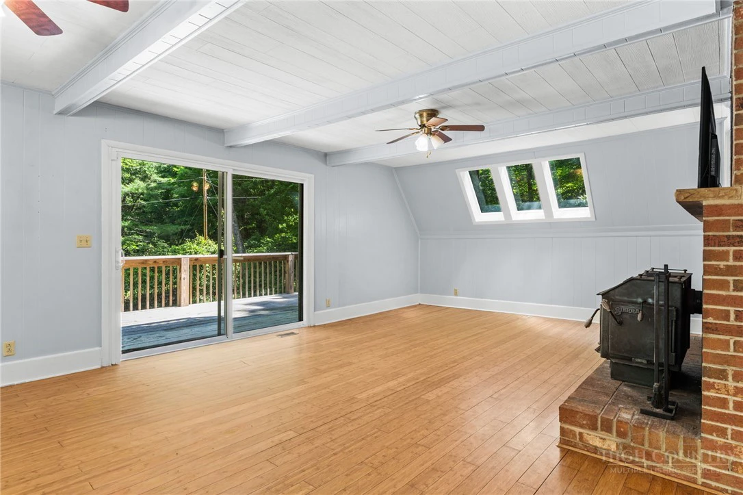 Image number 7 for the current listing