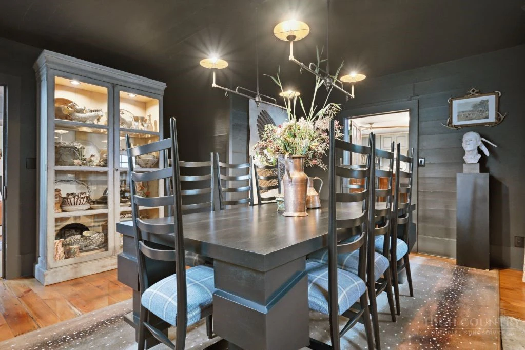 Image number 5 for the current listing