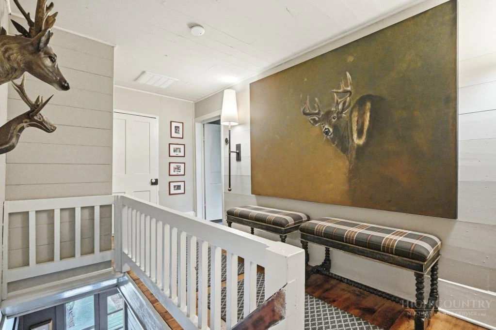 Image number 11 for the current listing