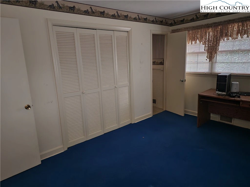 Image number 7 for the current listing