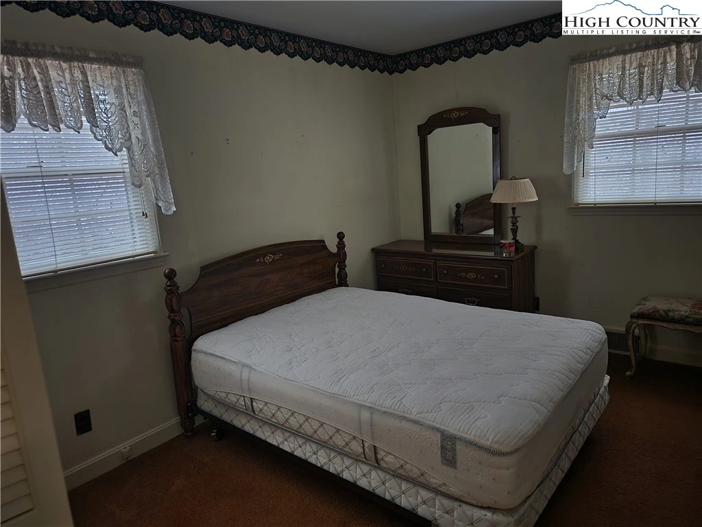 Image number 2 for the current listing