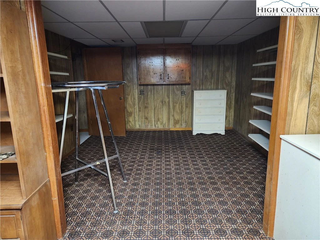 Image number 18 for the current listing