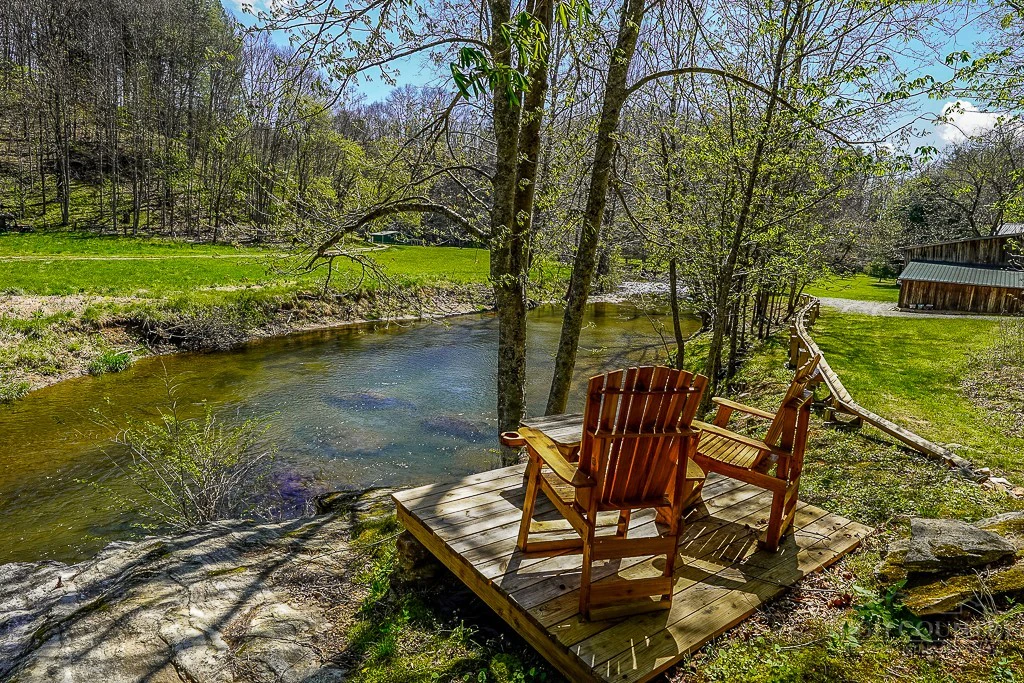 Image number 9 for the current listing
