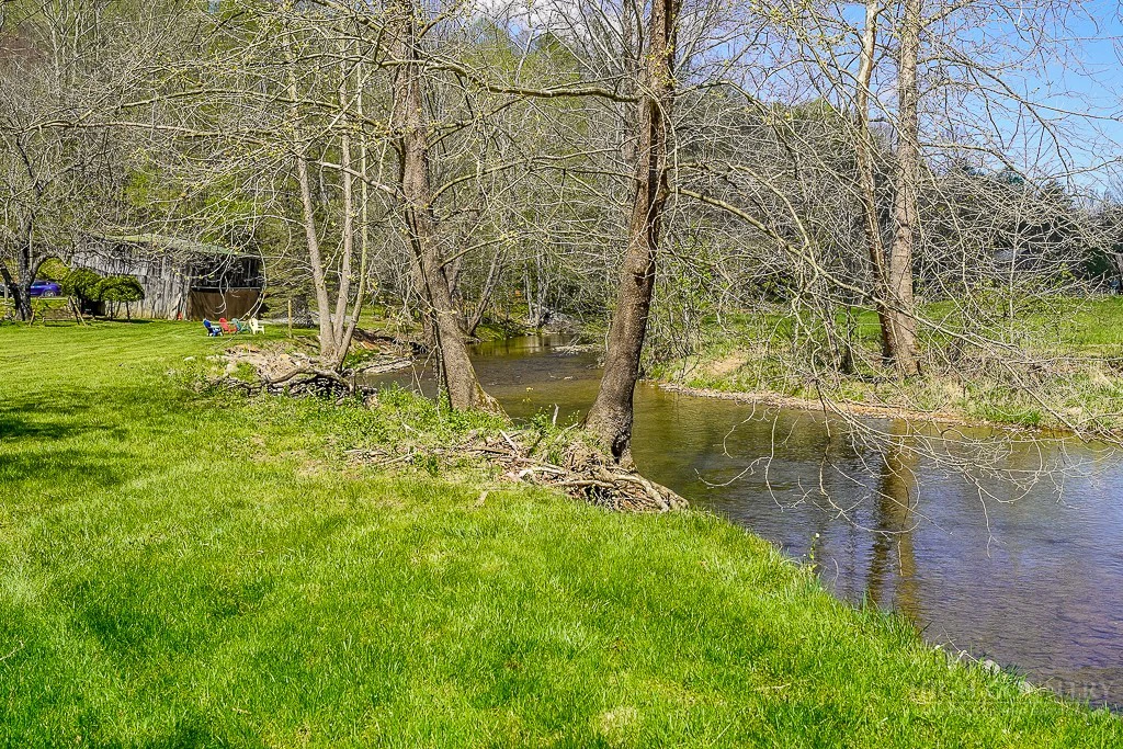 Image number 2 for the current listing