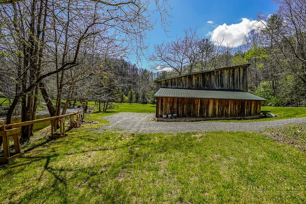 Image number 11 for the current listing