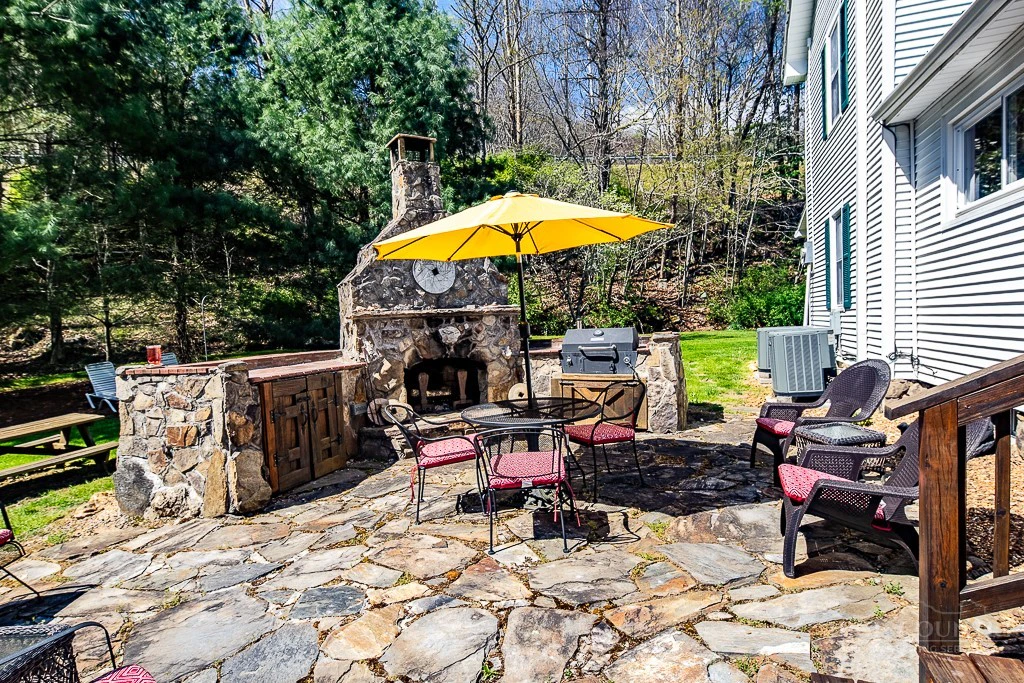 Image number 12 for the current listing
