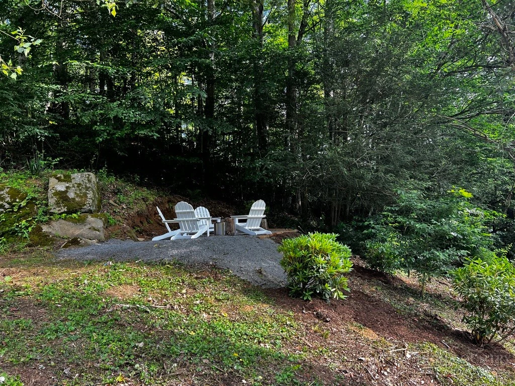 Image number 18 for the current listing