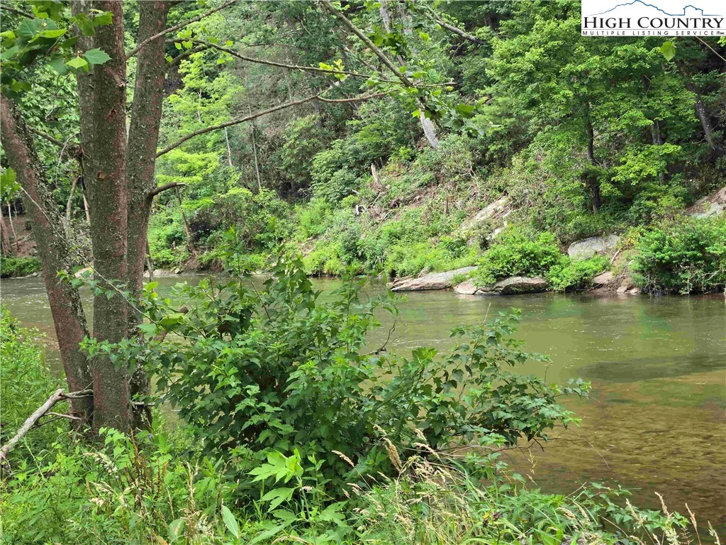 Image number 1 for the current listing