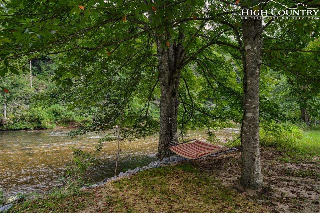 Image number 17 for the current listing