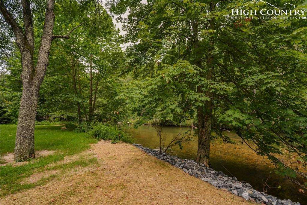 Image number 15 for the current listing