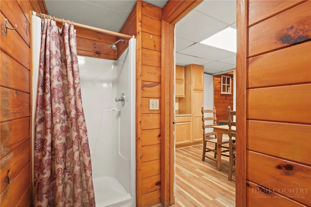 Image number 5 for the current listing