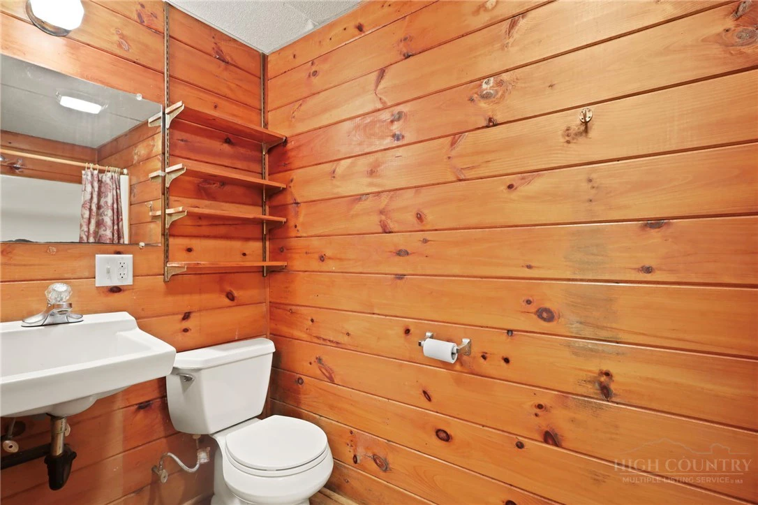 Image number 6 for the current listing