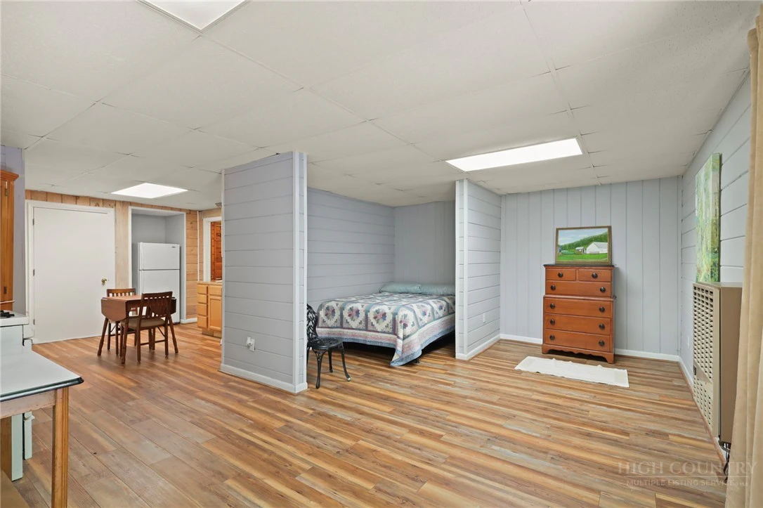 Image number 7 for the current listing