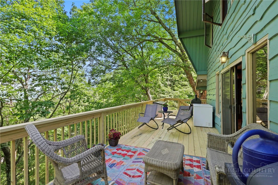 Image number 18 for the current listing