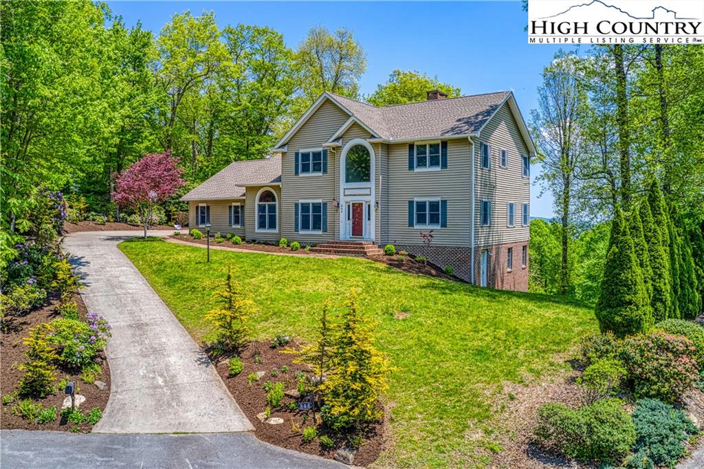 Image number 1 for the current listing