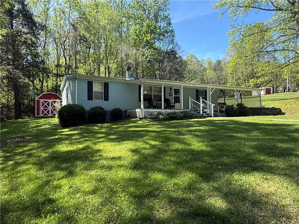 Image number 1 for the current listing