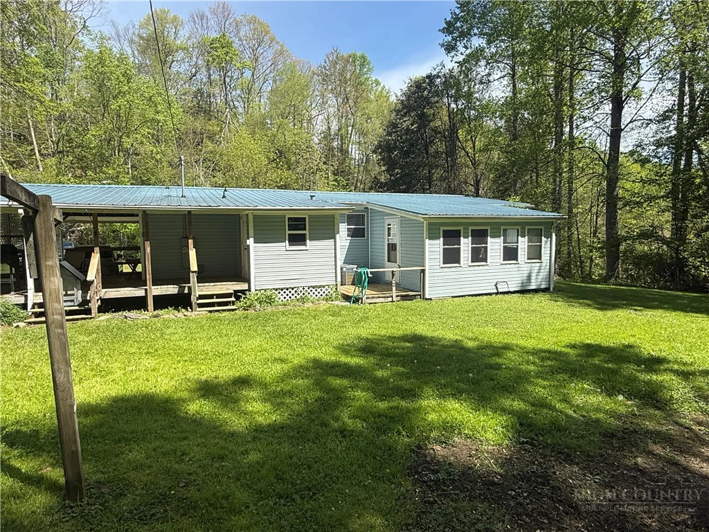 Image number 18 for the current listing