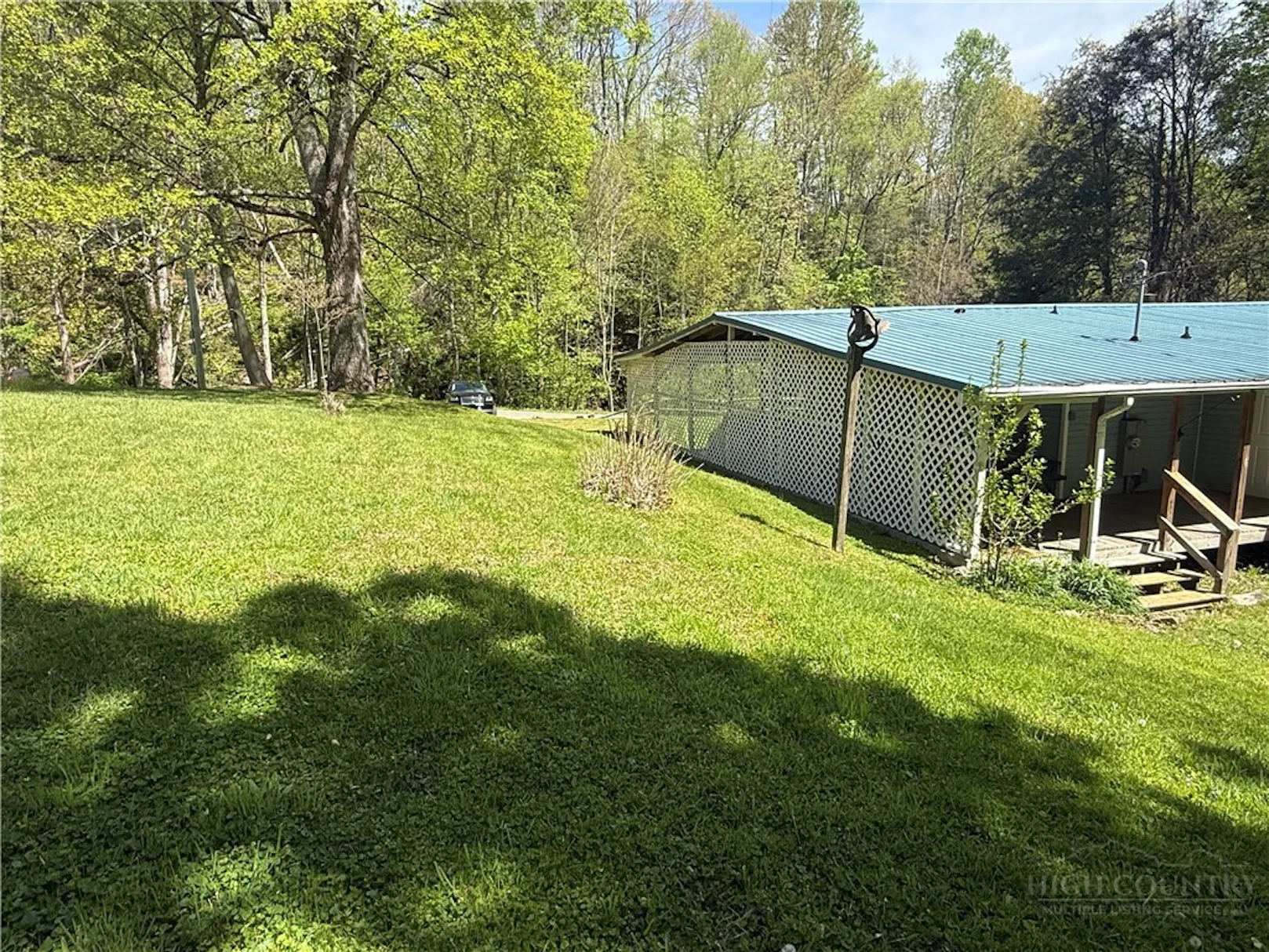 Image number 19 for the current listing